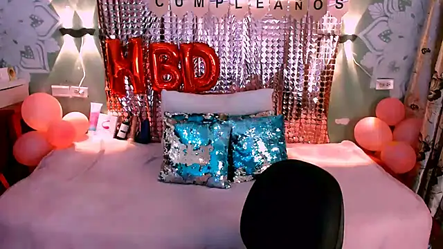 Snapshot of Emili_Roux chatting on 02-12-25, 01:37 Emili Roux online show from 02-12-25, 01:37