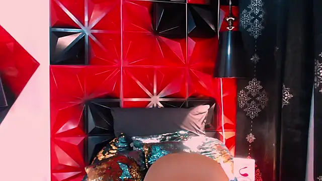 Snapshot of Emili_Roux chatting on 02-16-25, 12:54 Emili Roux online show from 02-16-25, 12:54