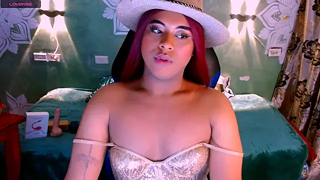 Snapshot of Emili_Roux chatting on 03-04-25, 07:32 Emili Roux online show from 03-04-25, 07:32