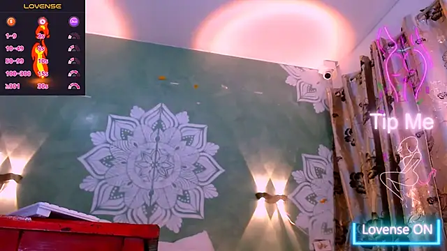 Snapshot of Emili_Roux chatting on 03-05-25, 08:42 Emili Roux online show from 03-05-25, 08:42