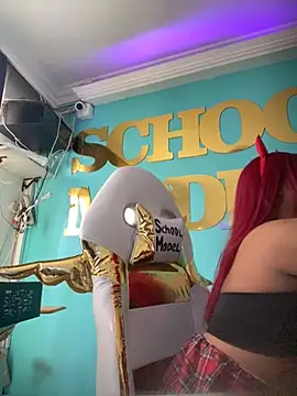 Snapshot of Emili_Roux chatting on 10-11-25, 06:39 Emili Roux online show from 10-11-25, 06:39