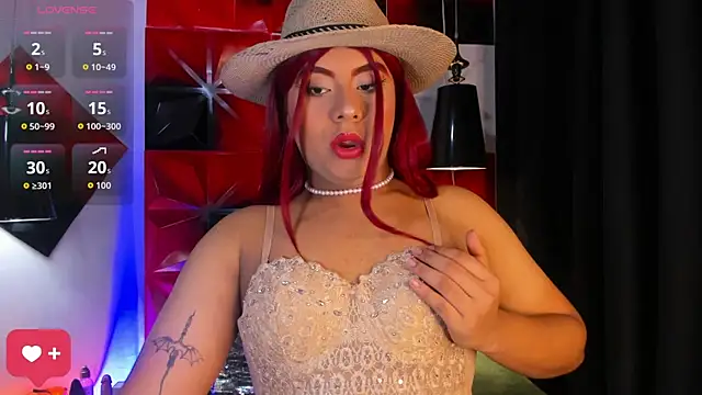 Snapshot of Emili_Roux chatting on 10-13-25, 05:35 Emili Roux online show from 10-13-25, 05:35