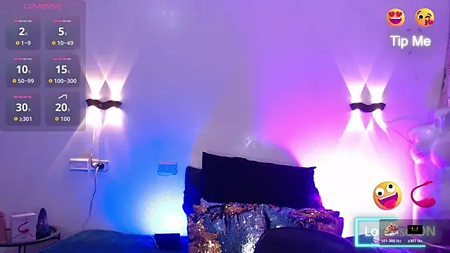 Snapshot of Emili_Roux chatting on 11-11-25, 12:27 Emili Roux online show from 11-11-25, 12:27