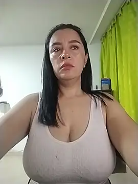 Snapshot of hailey85 chatting on 05-19-26, 11:22 hailey85 online show from 05-19-26, 11:22