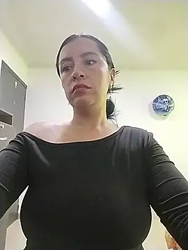 Snapshot of hailey85 chatting on 05-31-26, 08:32 hailey85 online show from 05-31-26, 08:32
