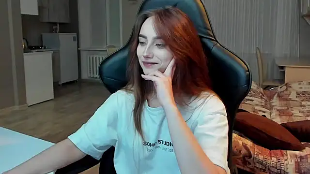 Snapshot of SilverDream chatting on 02-03-25, 09:18 SilverDream online show from 02-03-25, 09:18