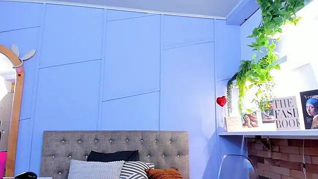 nathalie rossel online show from 10-30-25, 08:09