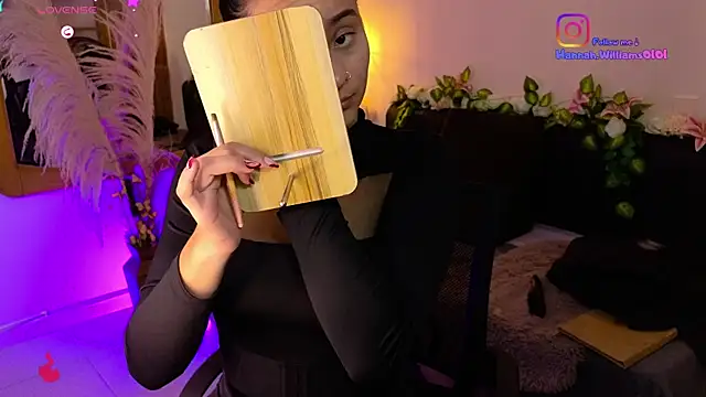 Hannah williams1 online show from 12-04-25, 08:28