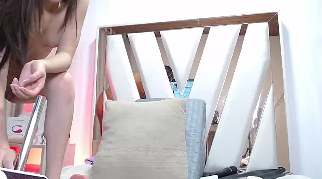 Snapshot of dafne_queenn chatting on 03-06-25, 03:45 dafne queenn online show from 03-06-25, 03:45