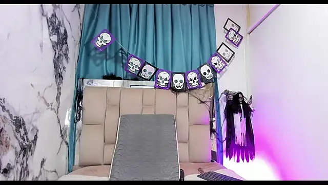 Snapshot of dafne_queenn chatting on 11-02-25, 12:29 dafne queenn online show from 11-02-25, 12:29