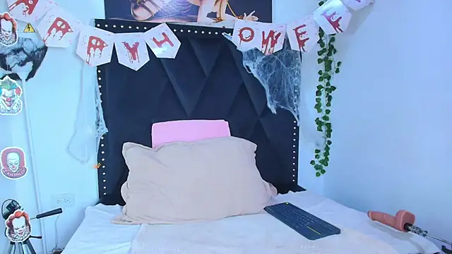 Snapshot of dafne_queenn chatting on 11-04-25, 12:59 dafne queenn online show from 11-04-25, 12:59