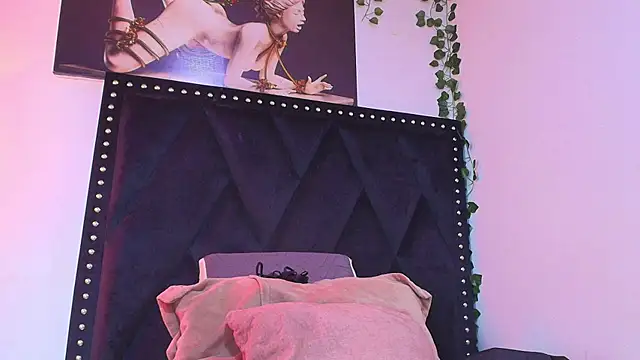 Snapshot of dafne_queenn chatting on 11-09-25, 12:47 dafne queenn online show from 11-09-25, 12:47