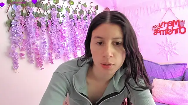 Snapshot of Alexa9_9 chatting on 12-14-24, 11:39 Alexa9 9 online show from 12-14-24, 11:39