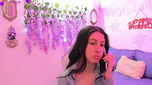 Snapshot of Alexa9_9 chatting on 12-18-24, 02:38 Alexa9 9 online show from 12-18-24, 02:38