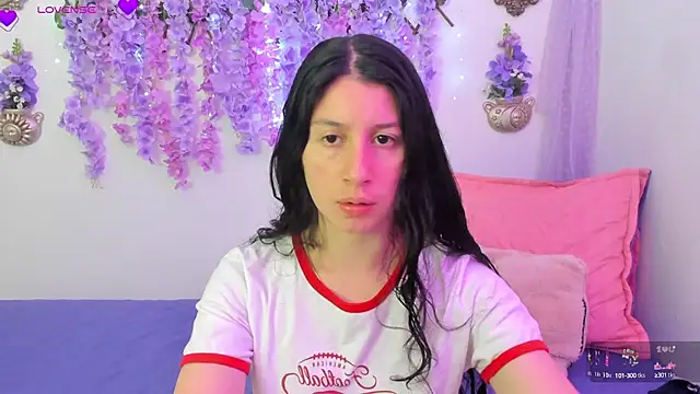 Snapshot of Alexa9_9 chatting on 01-17-25, 03:43 Alexa9 9 online show from 01-17-25, 03:43