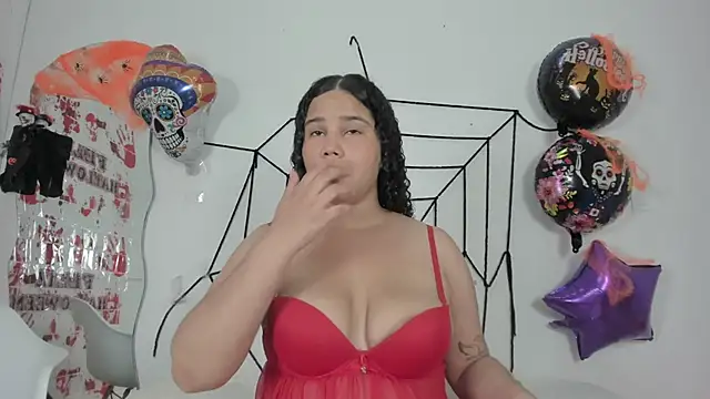 zoee lovv online show from 10-08-25, 03:04