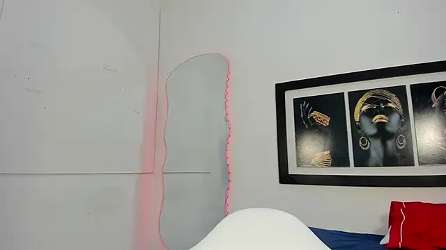 zoee lovv online show from 12-18-25, 03:12