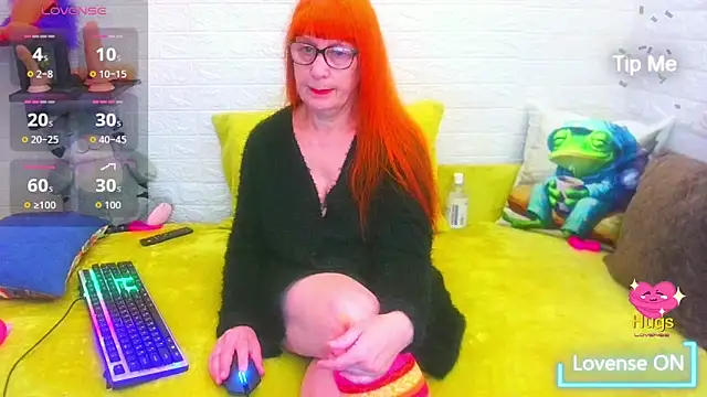 RedHousewife online show from 04-26-26, 04:59