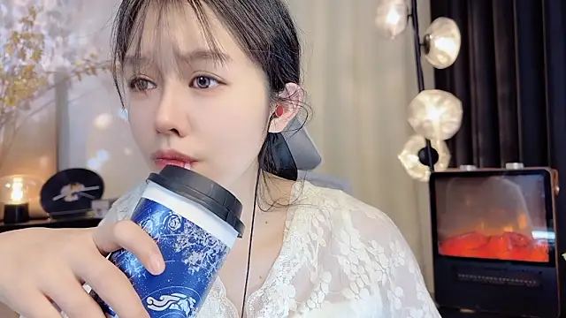 xiaodaibabyy online show from 01-12-25, 01:37