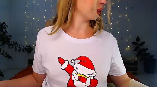 Snapshot of NaughtyNylonFeet chatting on 12-25-24, 02:46 NaughtyNylonFeet online show from 12-25-24, 02:46