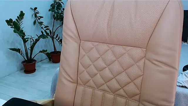 Snapshot of NaughtyNylonFeet chatting on 03-21-25, 11:01 NaughtyNylonFeet online show from 03-21-25, 11:01