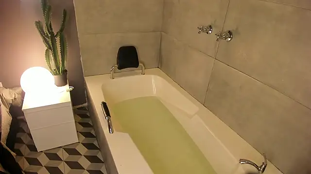 Caroline dh online show from 03-13-26, 11:50