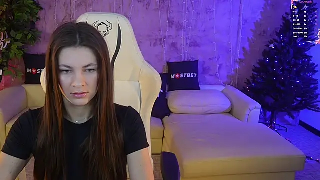 Julia  Star  online show from 12-03-24, 07:43