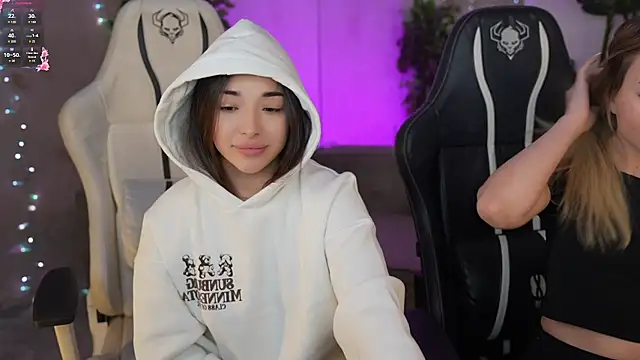 Julia  Star  online show from 02-26-25, 07:53