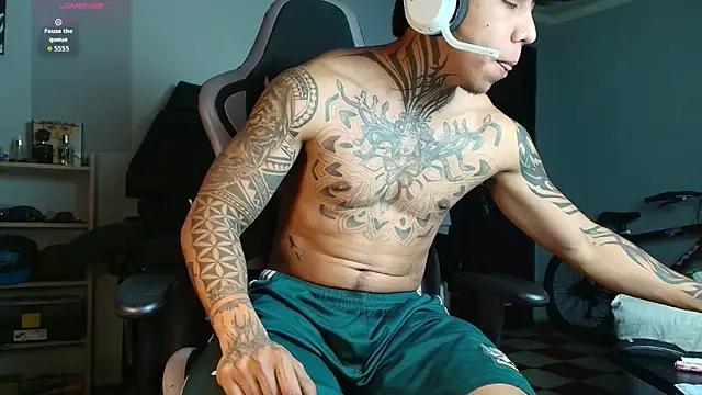 Nickhot0609 online show from 10-10-25, 04:33