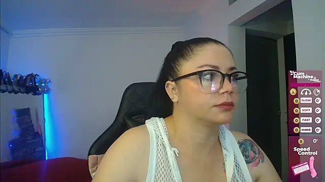 Snapshot of Madame_Shein_ chatting on 12-11-24, 09:30 Madame Shein online show from 12-11-24, 09:30