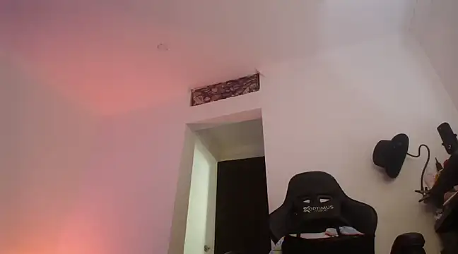 Snapshot of Madame_Shein_ chatting on 02-19-25, 01:50 Madame Shein online show from 02-19-25, 01:50