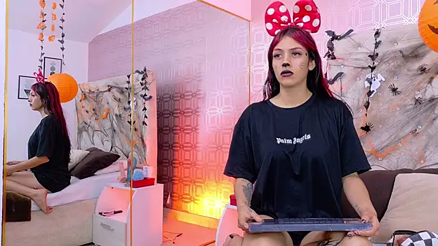 Snapshot of Derieri_D chatting on 10-30-25, 07:36 Derieri D online show from 10-30-25, 07:36