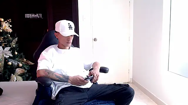 Edward Milleer online show from 12-17-24, 02:55