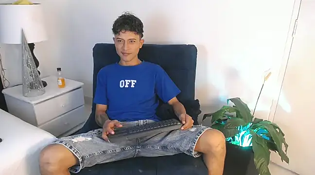 Edward Milleer online show from 12-22-24, 02:38