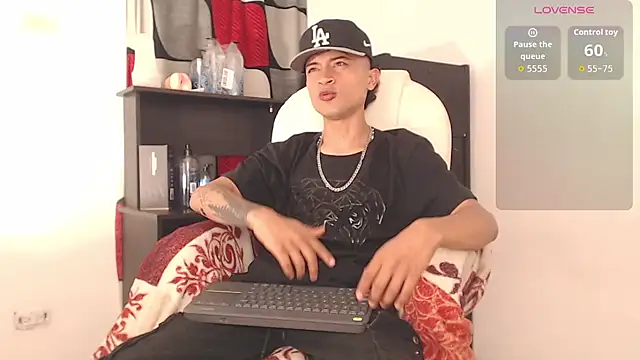 Edward Milleer online show from 09-20-25, 02:40