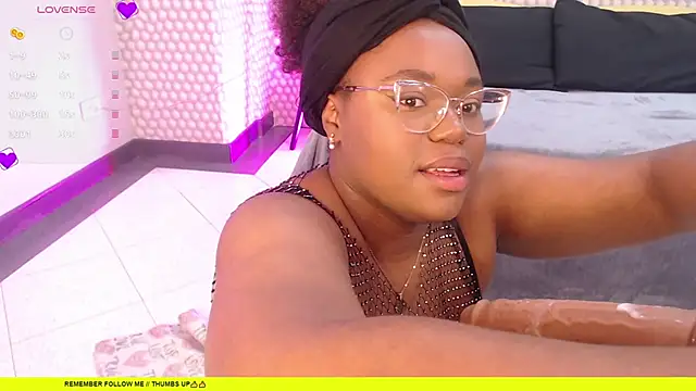 Snapshot of Makena_gh chatting on 12-31-24, 03:55 Makena gh online show from 12-31-24, 03:55