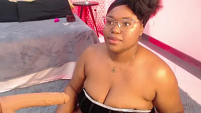 Snapshot of Makena_gh chatting on 01-03-25, 04:00 Makena gh online show from 01-03-25, 04:00