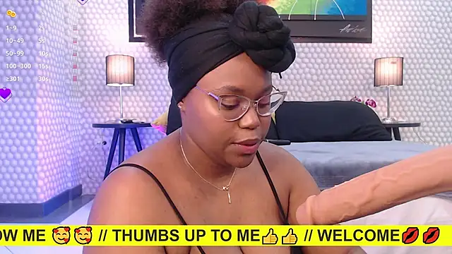 Snapshot of Makena_gh chatting on 01-11-25, 03:13 Makena gh online show from 01-11-25, 03:13