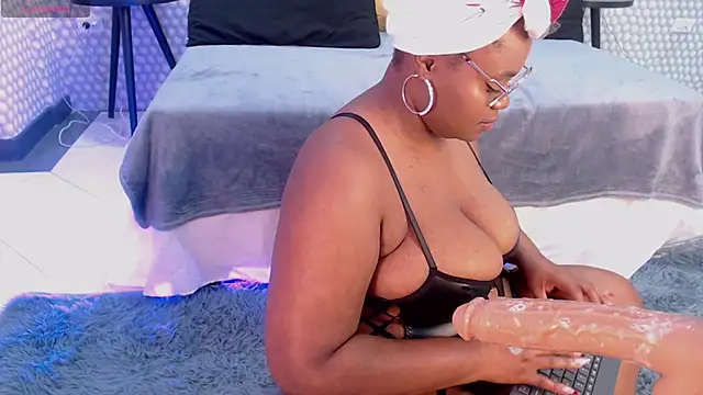 Snapshot of Makena_gh chatting on 01-15-25, 04:25 Makena gh online show from 01-15-25, 04:25