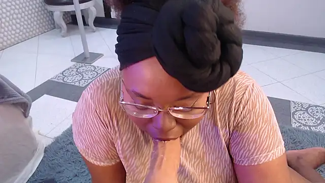 Snapshot of Makena_gh chatting on 02-25-25, 06:58 Makena gh online show from 02-25-25, 06:58