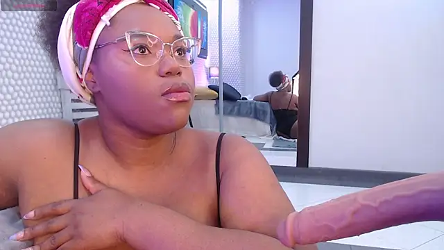 Snapshot of Makena_gh chatting on 02-28-25, 03:59 Makena gh online show from 02-28-25, 03:59