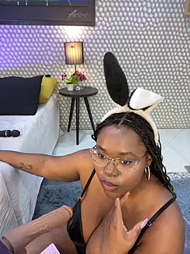 Snapshot of Makena_gh chatting on 03-14-25, 04:32 Makena gh online show from 03-14-25, 04:32