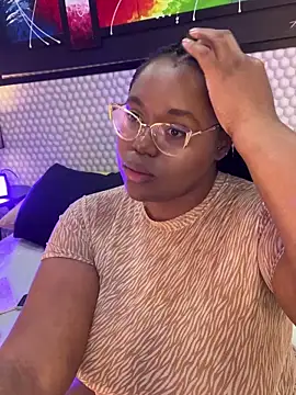 Snapshot of Makena_gh chatting on 03-20-25, 08:09 Makena gh online show from 03-20-25, 08:09