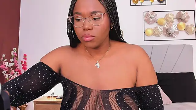 Snapshot of Makena_gh chatting on 09-19-25, 03:41 Makena gh online show from 09-19-25, 03:41