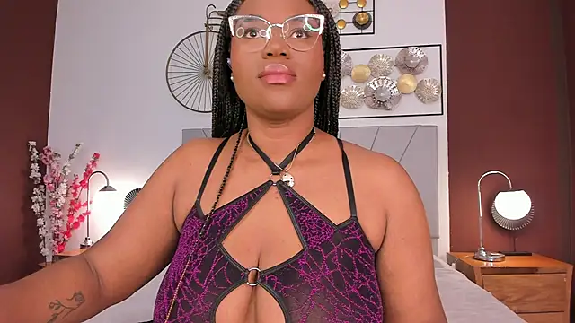 Snapshot of Makena_gh chatting on 10-04-25, 03:59 Makena gh online show from 10-04-25, 03:59