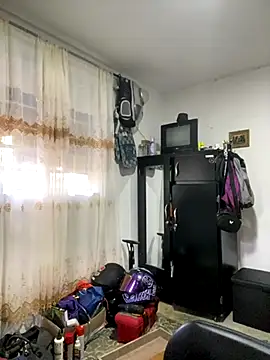 Jestebanano online show from 11-18-25, 01:04