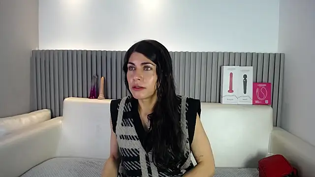 Melodi Roux online show from 04-25-26, 01:41