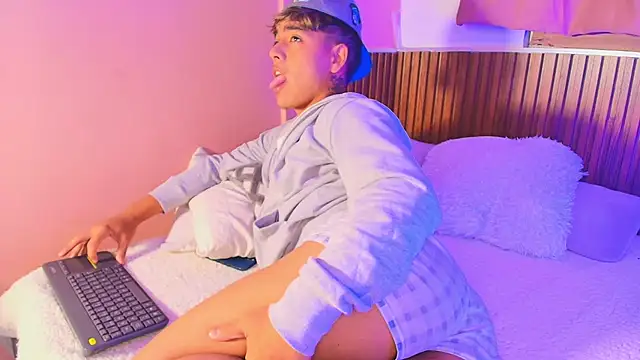 kiing azahell online show from 09-09-25, 05:07