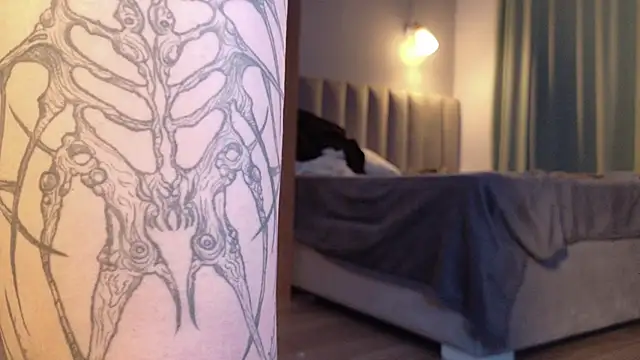 Yuriko May online show from 09-11-25, 04:18