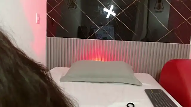 EvelynSweet1 online show from 04-15-26, 07:58